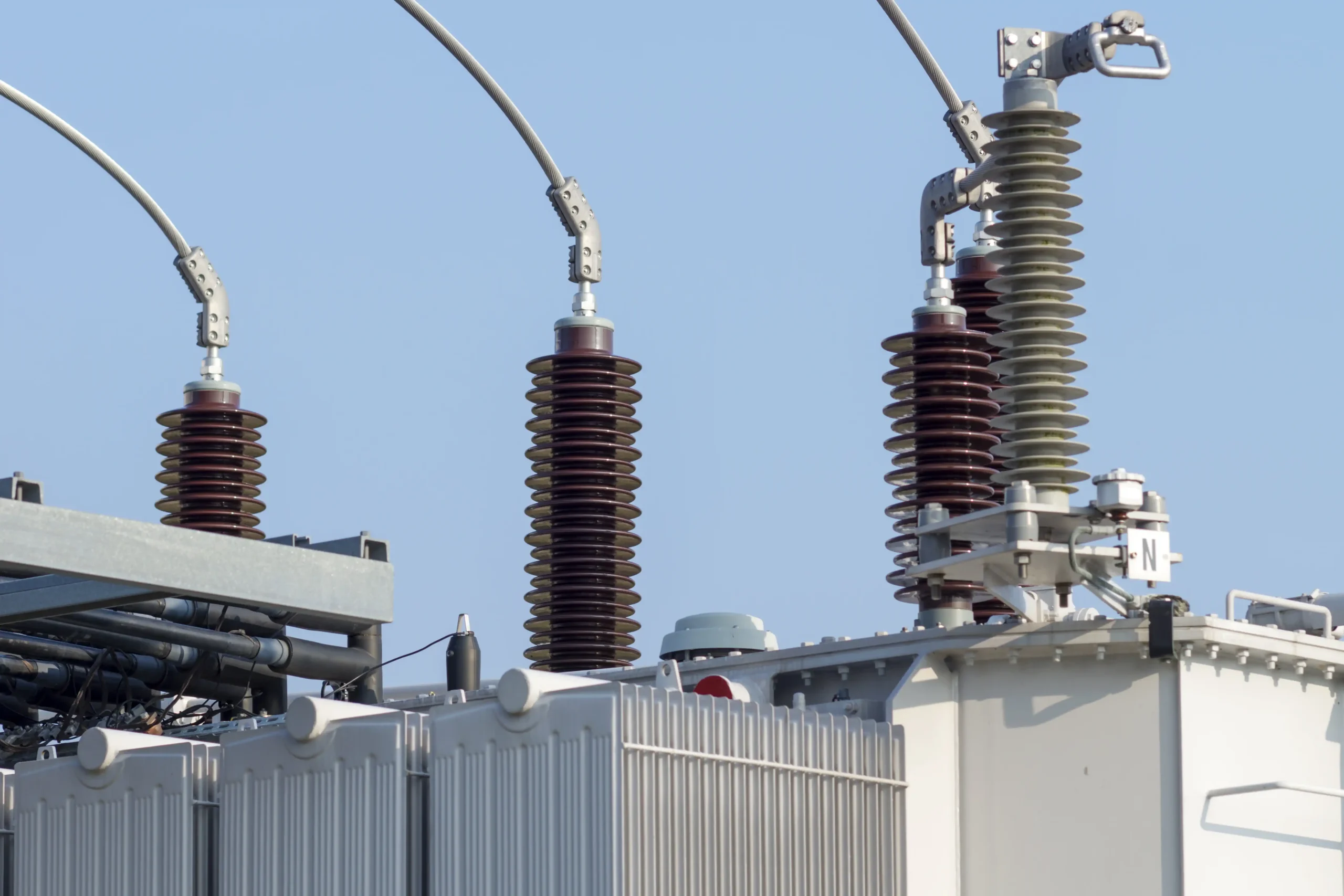 How do isolation transformers works